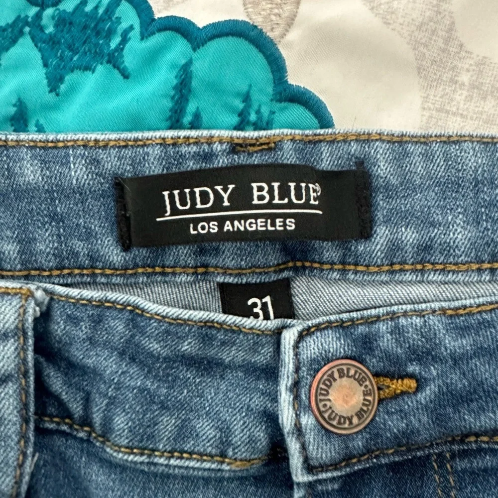 Judy Blue Jeans Women’s 31 Blue Relaxed Fit Mid Rise Medium Wash Tapered Leg
